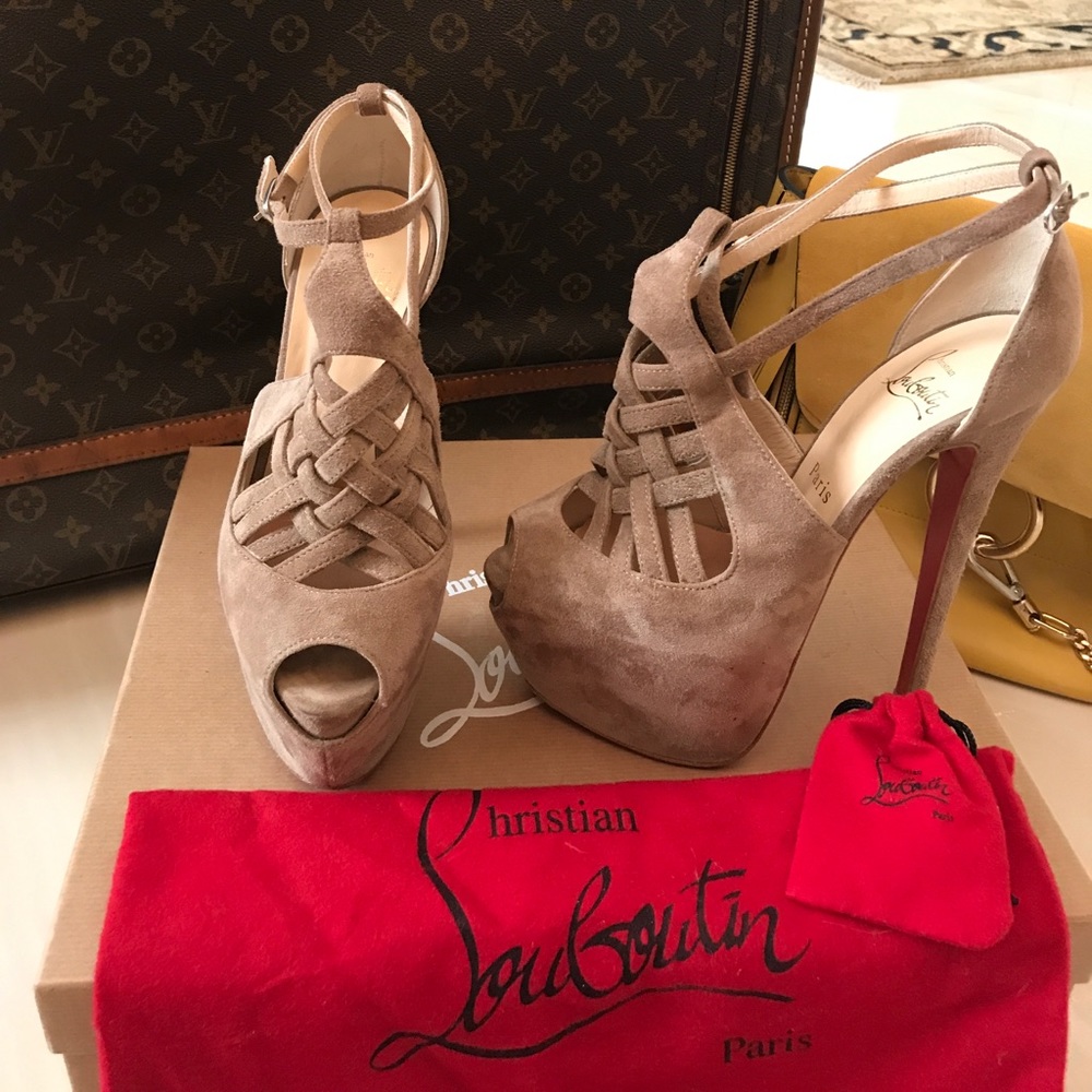Tan suede Christian Louboutin Carlota 160