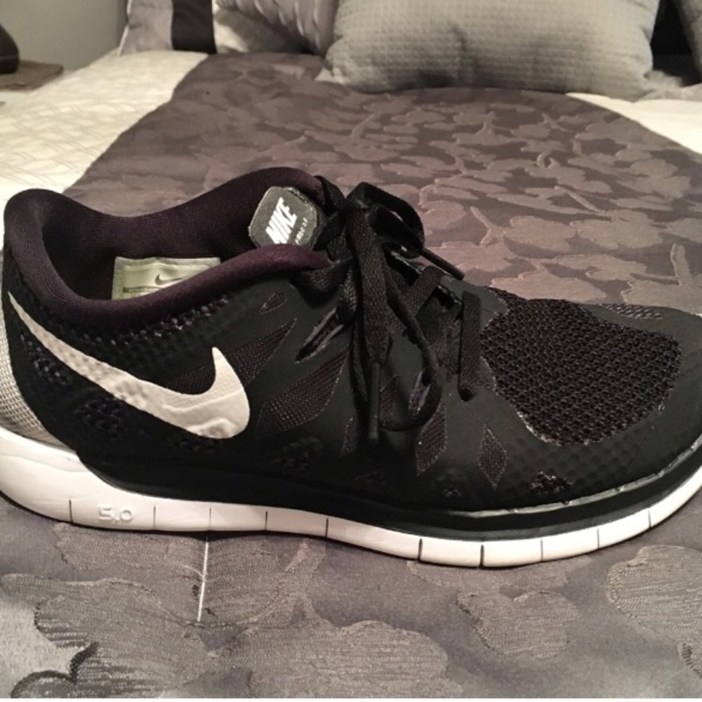 NIKE FREE 