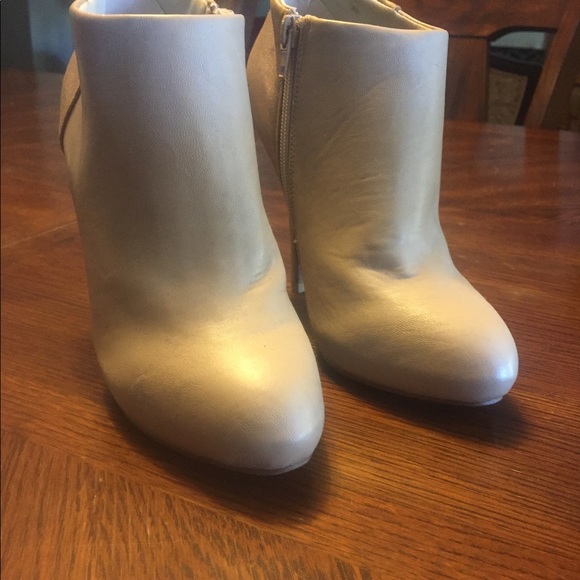 Maurice's heels - Picture 3 of 8