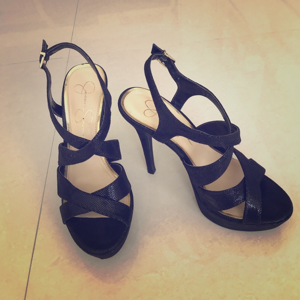 Black heel sandals