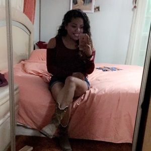 Meet your Posher, Araceli