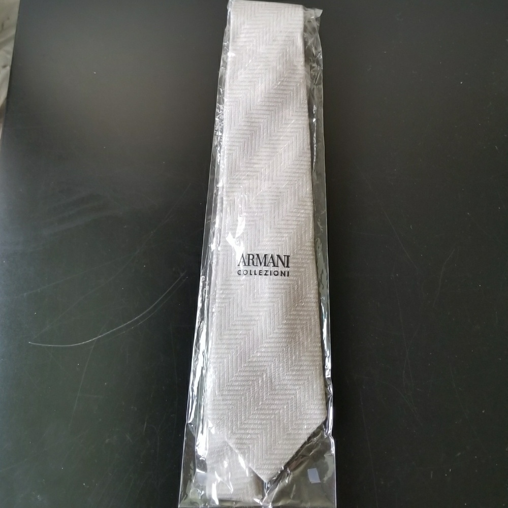 Nwt Armani Collezioni beige brown tie