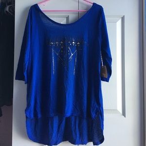 Quarter sleeve tshirt