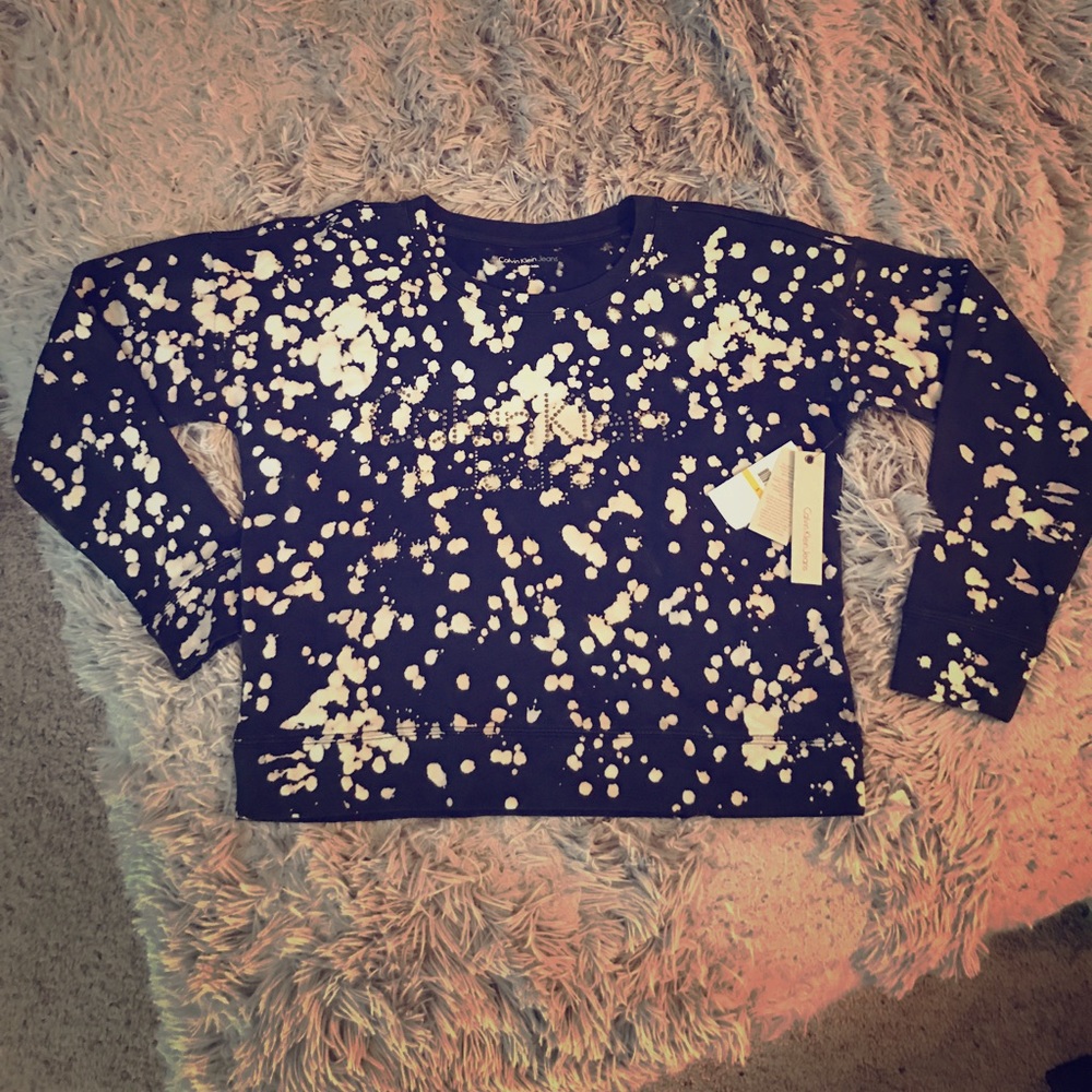 Calvin Klein cropped sweatshirt.