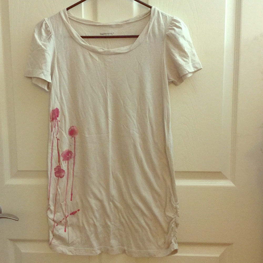 GAP maternity tee
