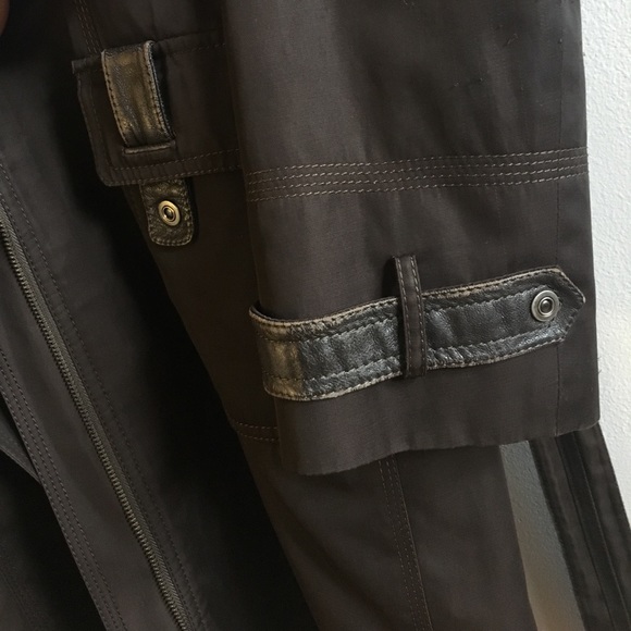 Coat - Picture 5 of 5