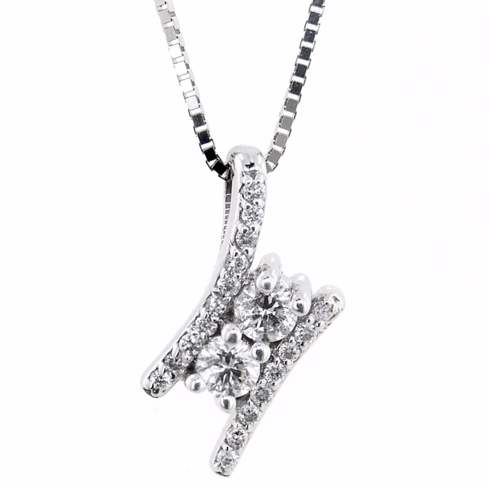 Diamond Pendant 14k white gold GORGEOUS!!!!