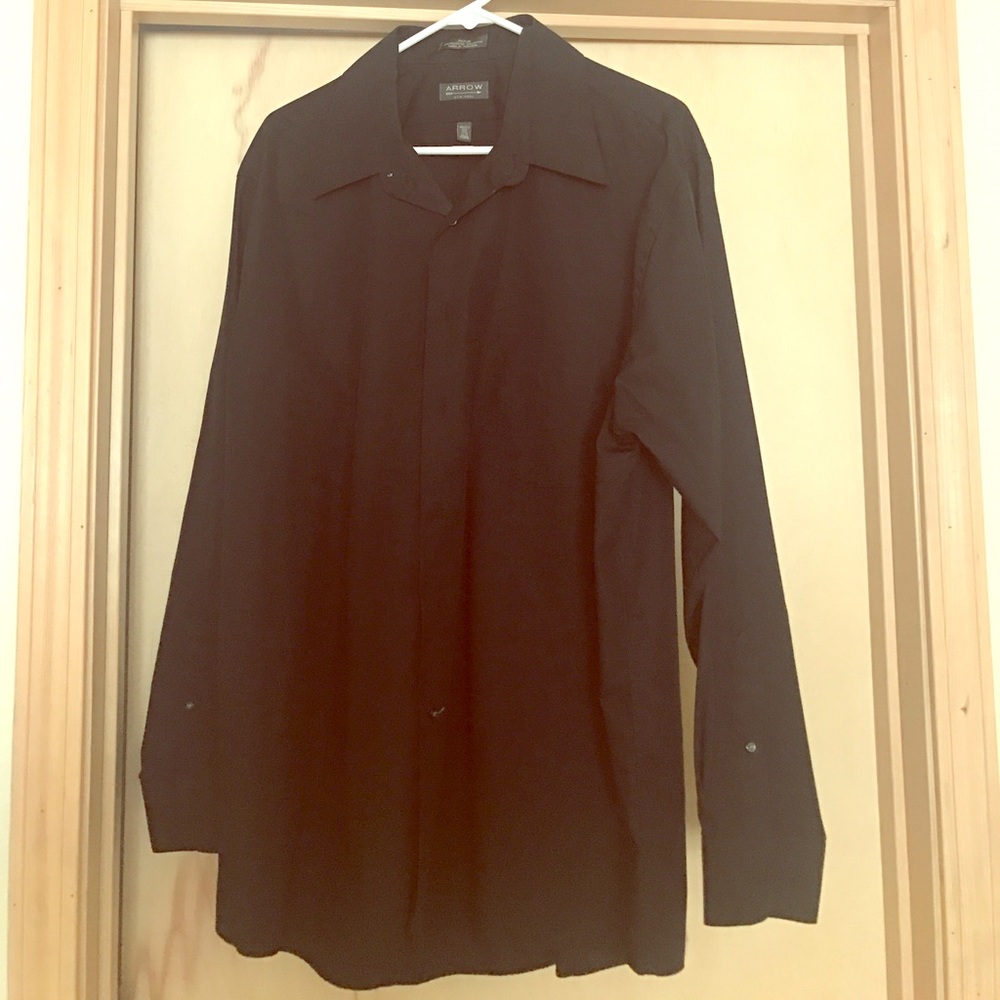 Men's black LIKE NEW dress shirt!