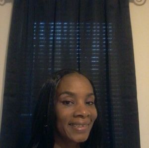 Meet your Posher, Leslie