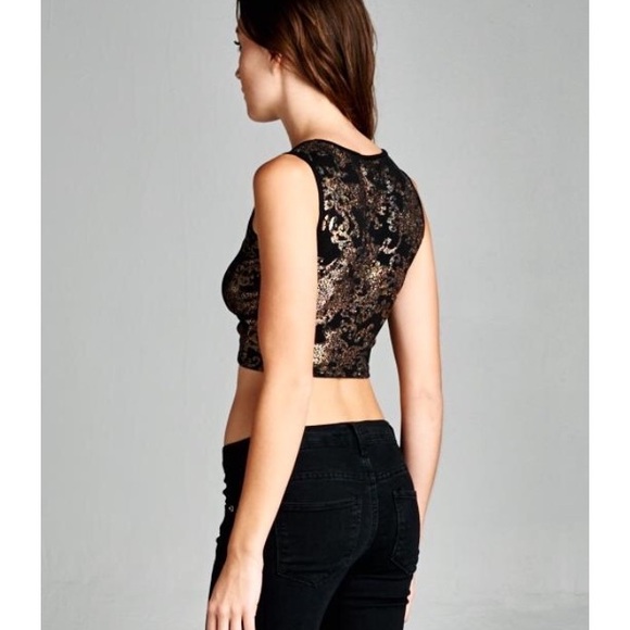 🌟Shimmery print wrap crop top - Picture 3 of 4