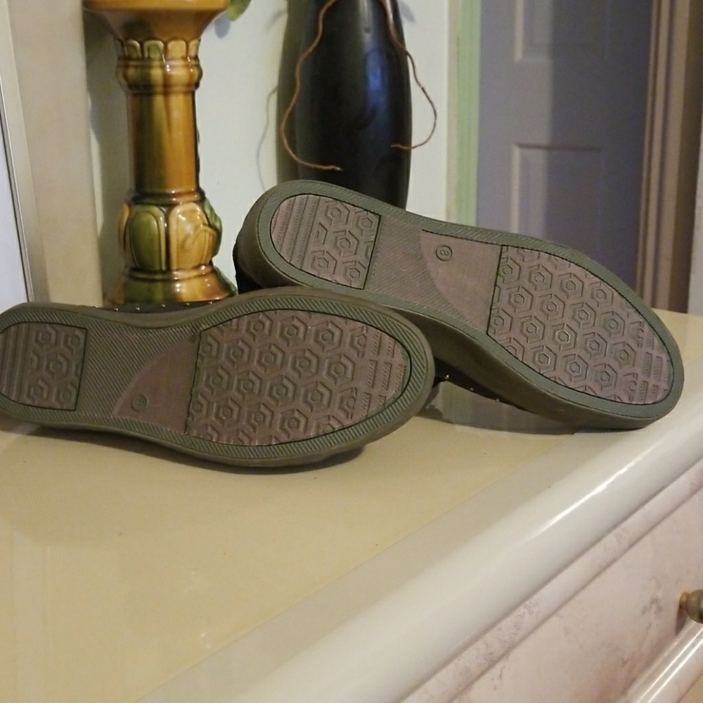 Shoe - Picture 4 of 5