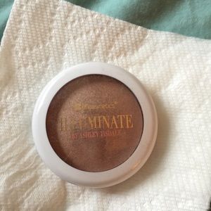 Bh Cosmetics highlighter
