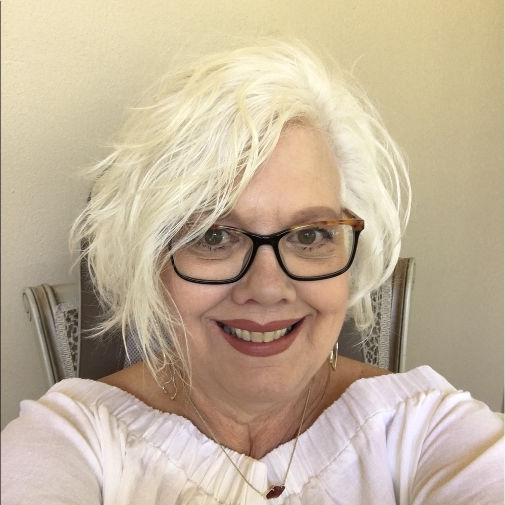 Meet your Posher, Gayle