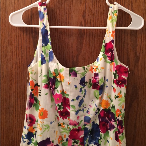 American living floral sleeveless low cut dress - Picture 2 of 7