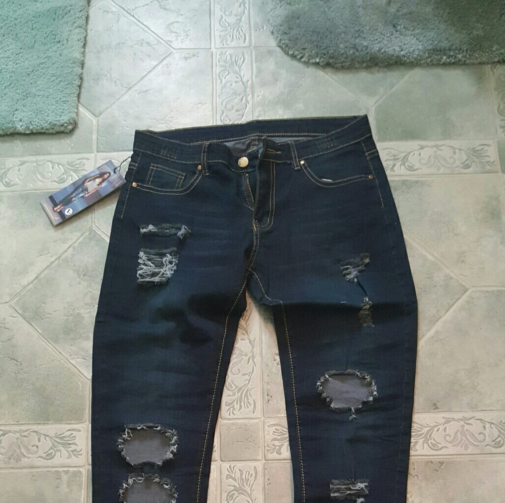 Casual destroyed jeans New!