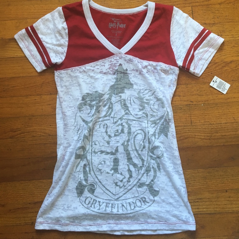 NWT Harry Potter Gryffindor Tee Size Small