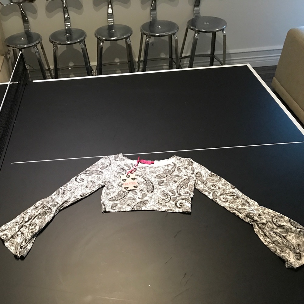 NEw ASOS crop top. Sz 6. So adorable. Lightweight.
