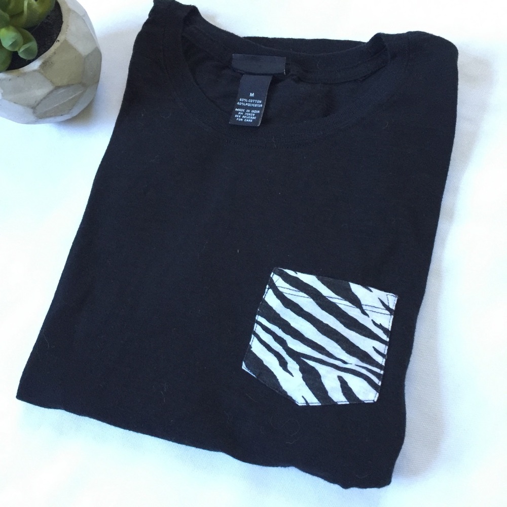 Zebra pocket and sleeve Black Top