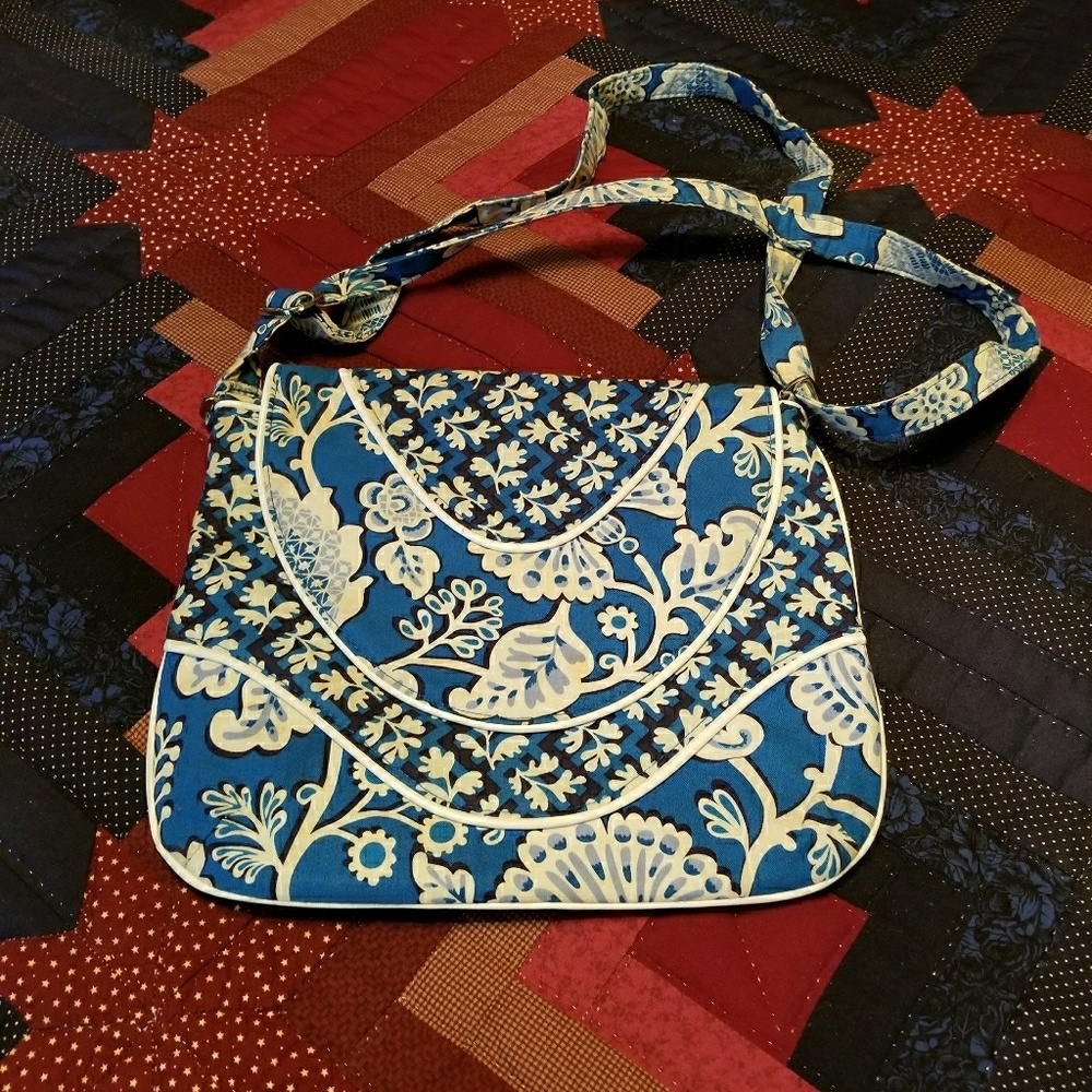 Vera Bradley crossbody purse