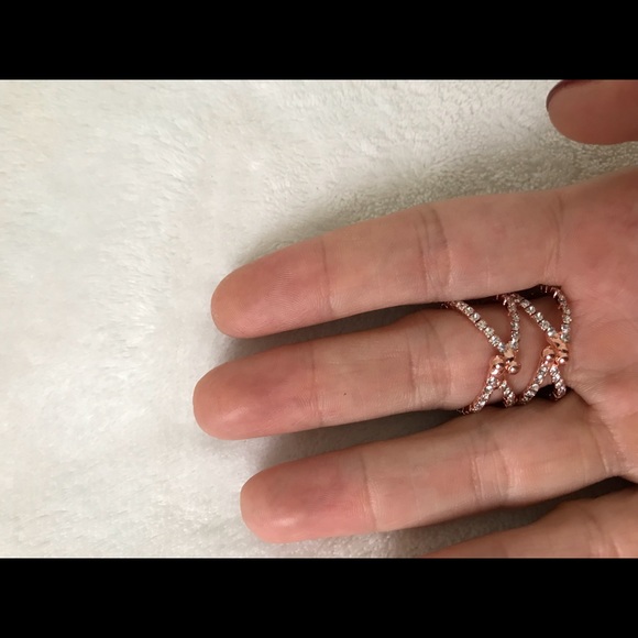 Adjustable ring in rose gold w/ rhinestones - Picture 5 of 8