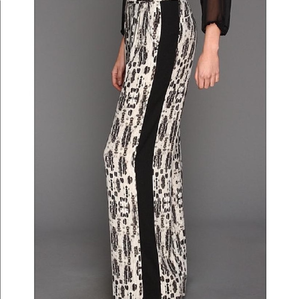 NEVER WORN!!! BCBG Rasha Pants in Alligator Print