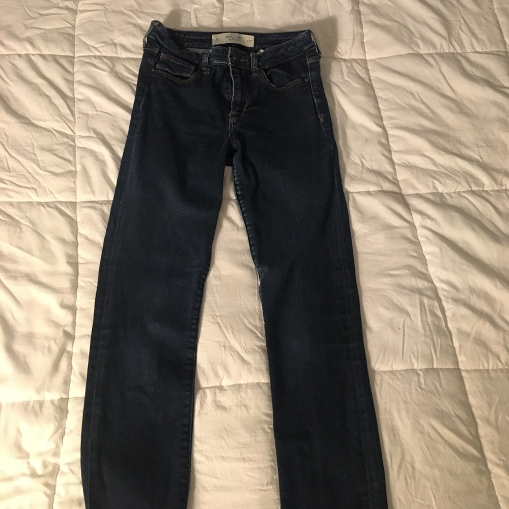 Abercrombie & Fitch Skinny Jeans.