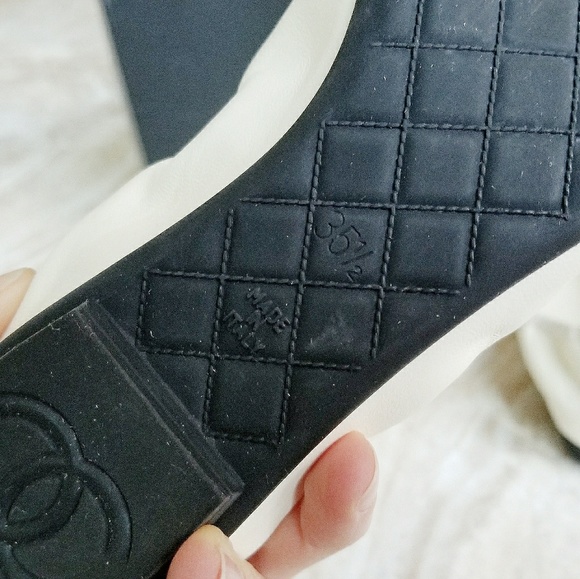 CHANEL Black Leather Cap Toe Two Tone Flats - Picture 5 of 6
