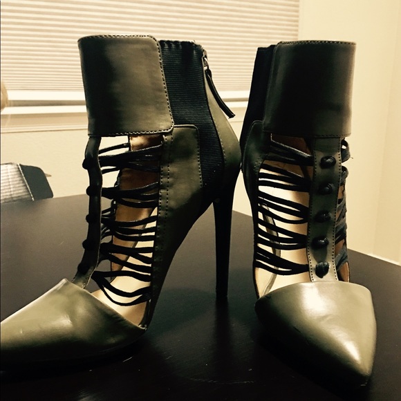 Size 8 dark green and black barely worn heels - Picture 3 of 5