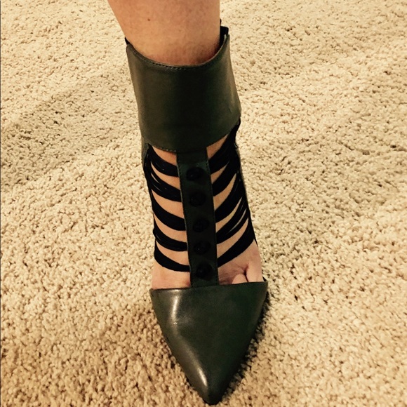 Size 8 dark green and black barely worn heels - Picture 5 of 5