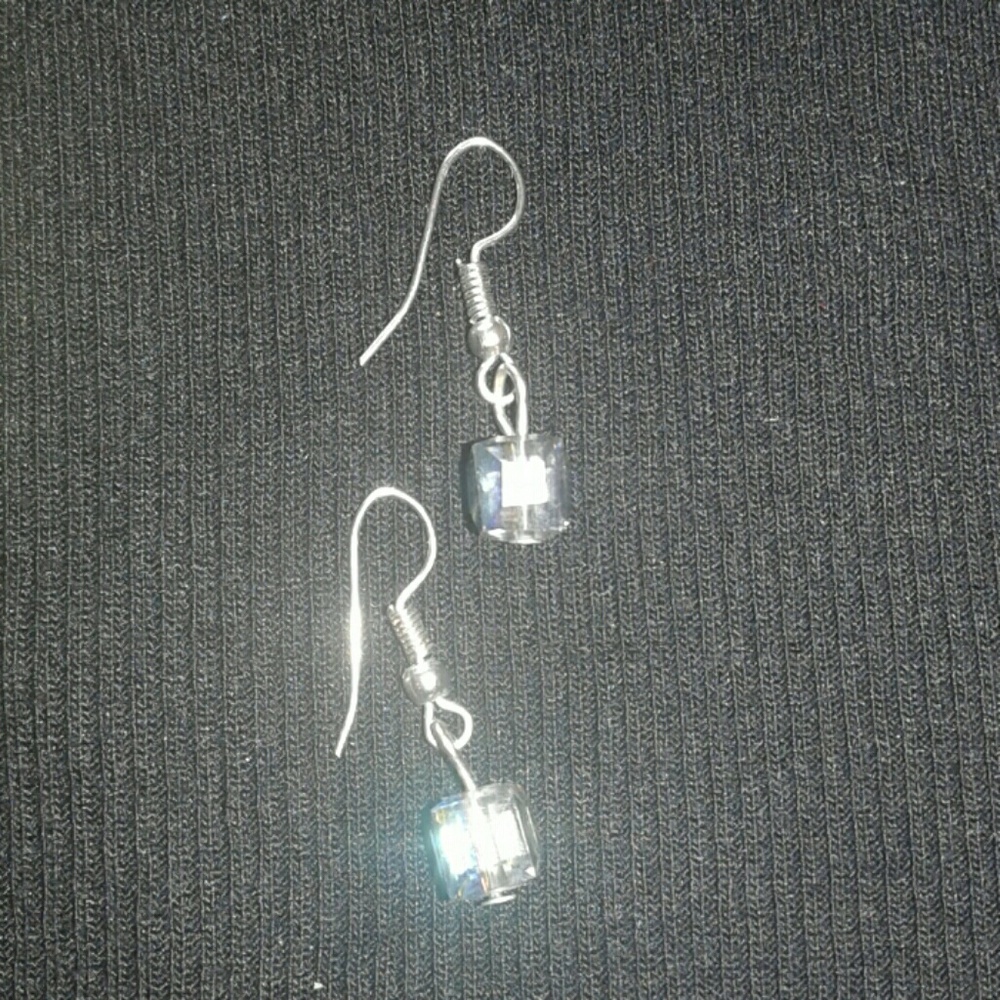 Jewelry - Picture 5 of 6