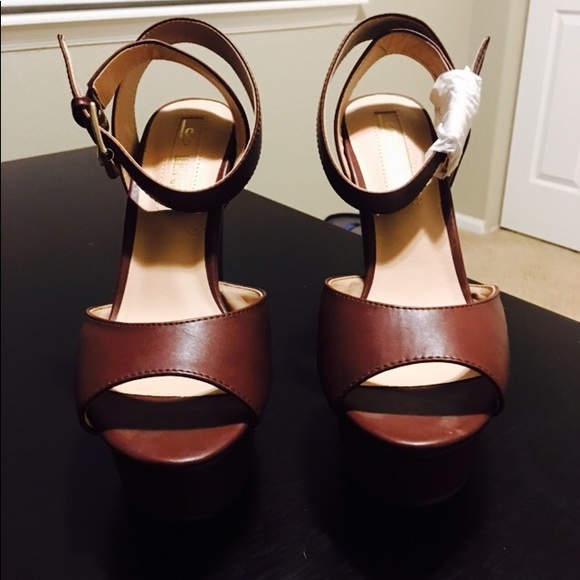 Brand new nude and dark brown heels - Picture 5 of 8
