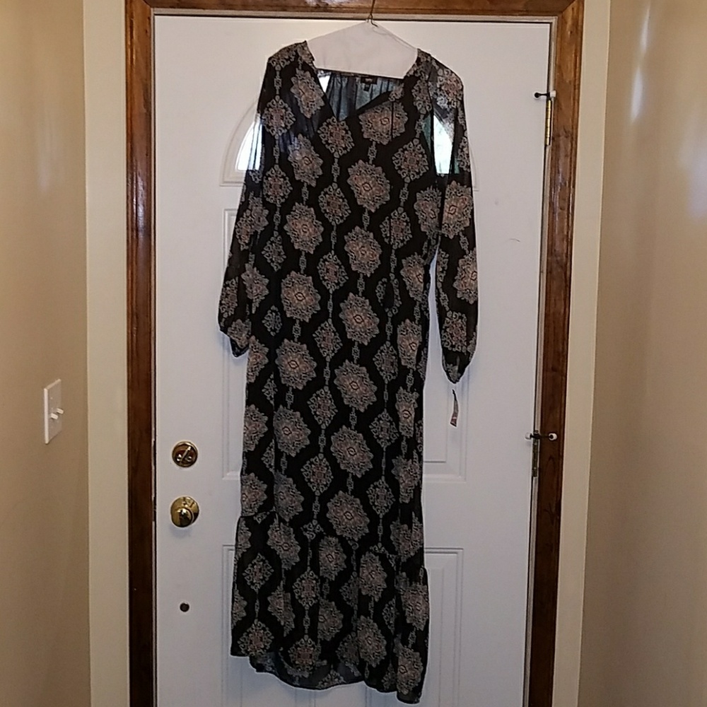 Mossimo Sheer Sleeve Maxi dress XXL