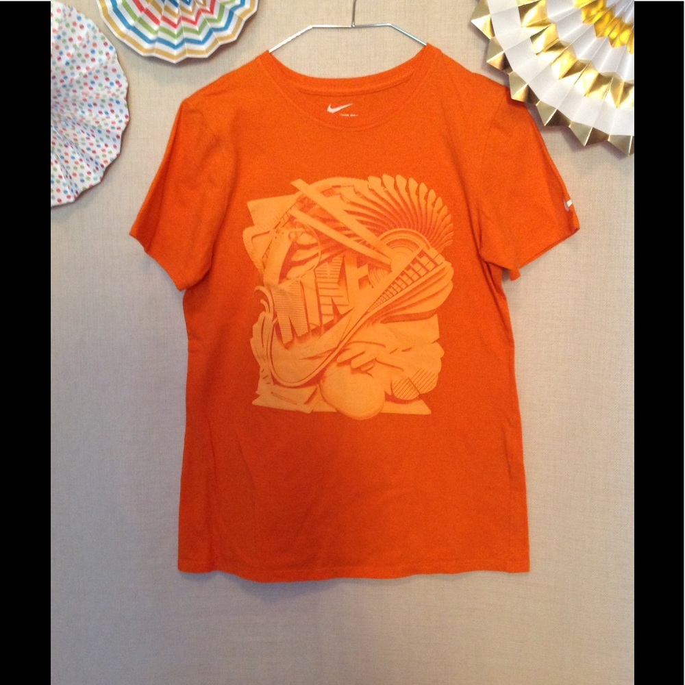 Nike Athletic cut T-Shirt