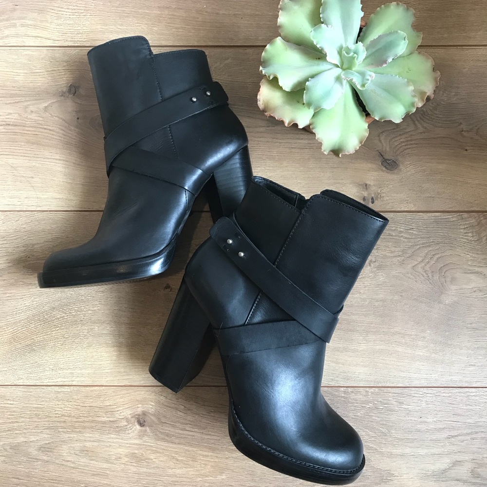 Steve Madden Booties NWOT