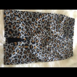 Pencil leopard skirt