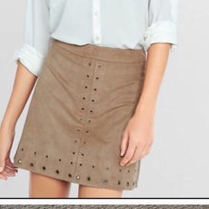 Beautiful suede express skirt! Great for fall
