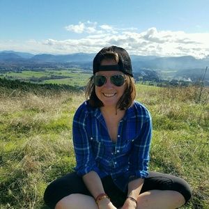 Meet your Posher, Emily