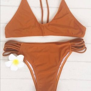 Brown spaghetti strap bikini set 🌞