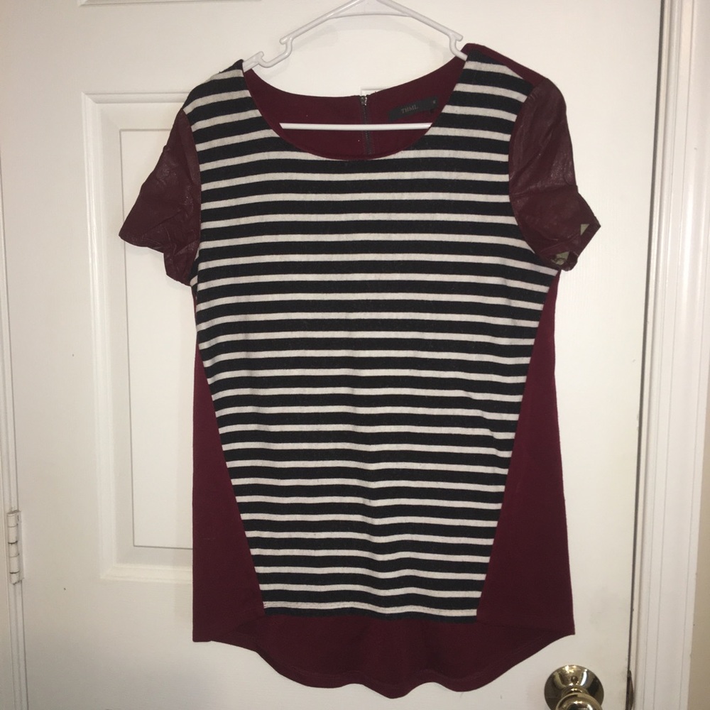 Unique stripped sweater with leather sleeves