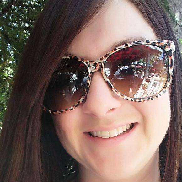 Meet your Posher, Jessica - Picture 1 of 1