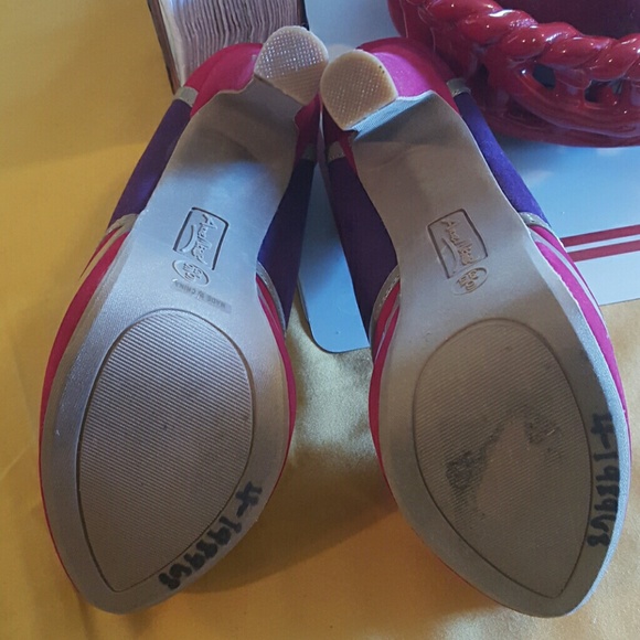 Shoes - Picture 2 of 3