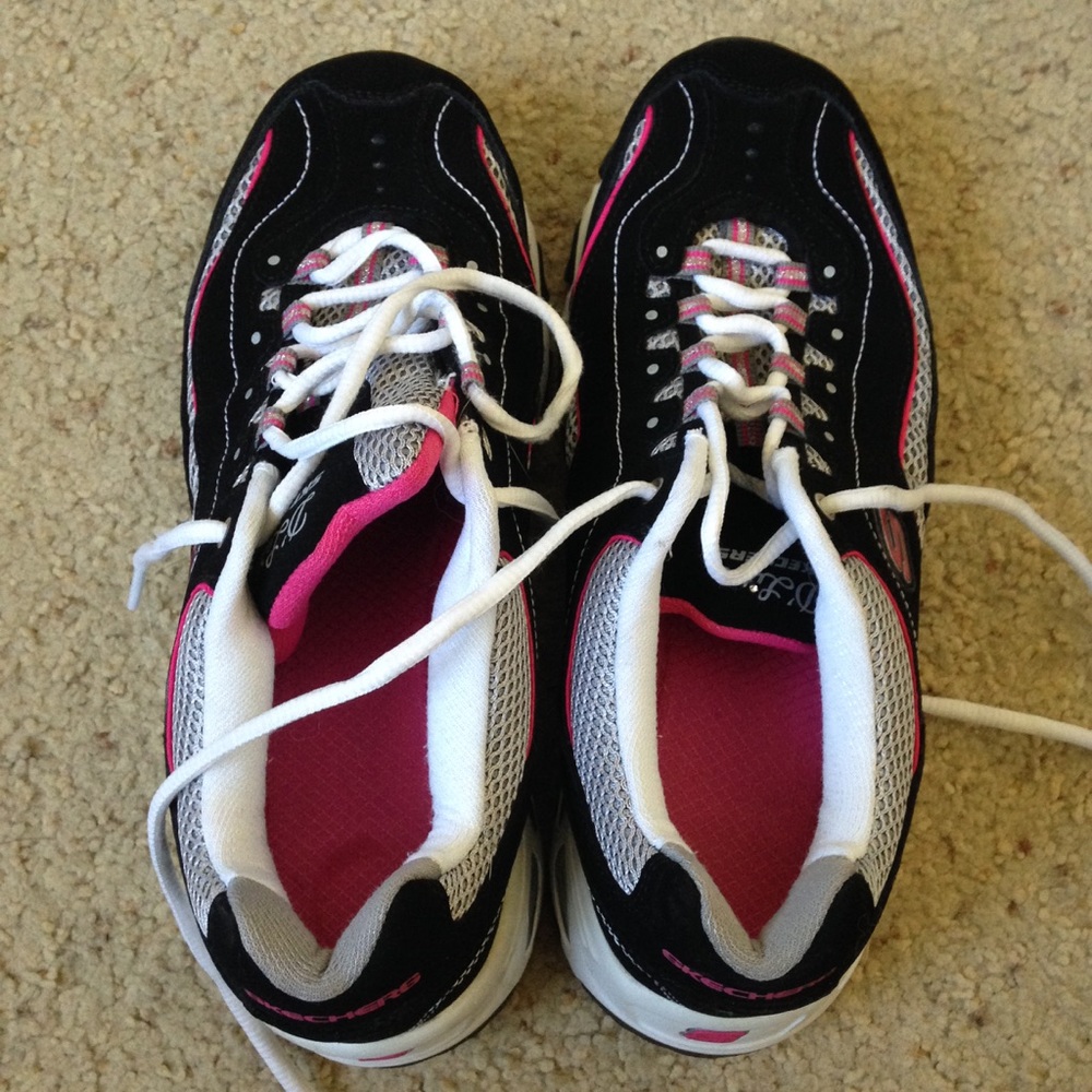 Sketchers wide sneakers