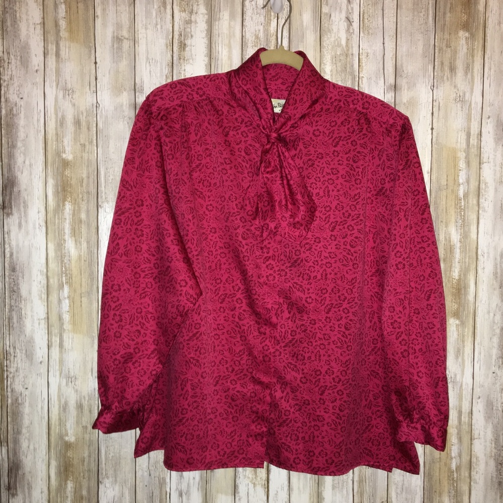 Diane Von Furstenberg Blouse 100% Rayon.