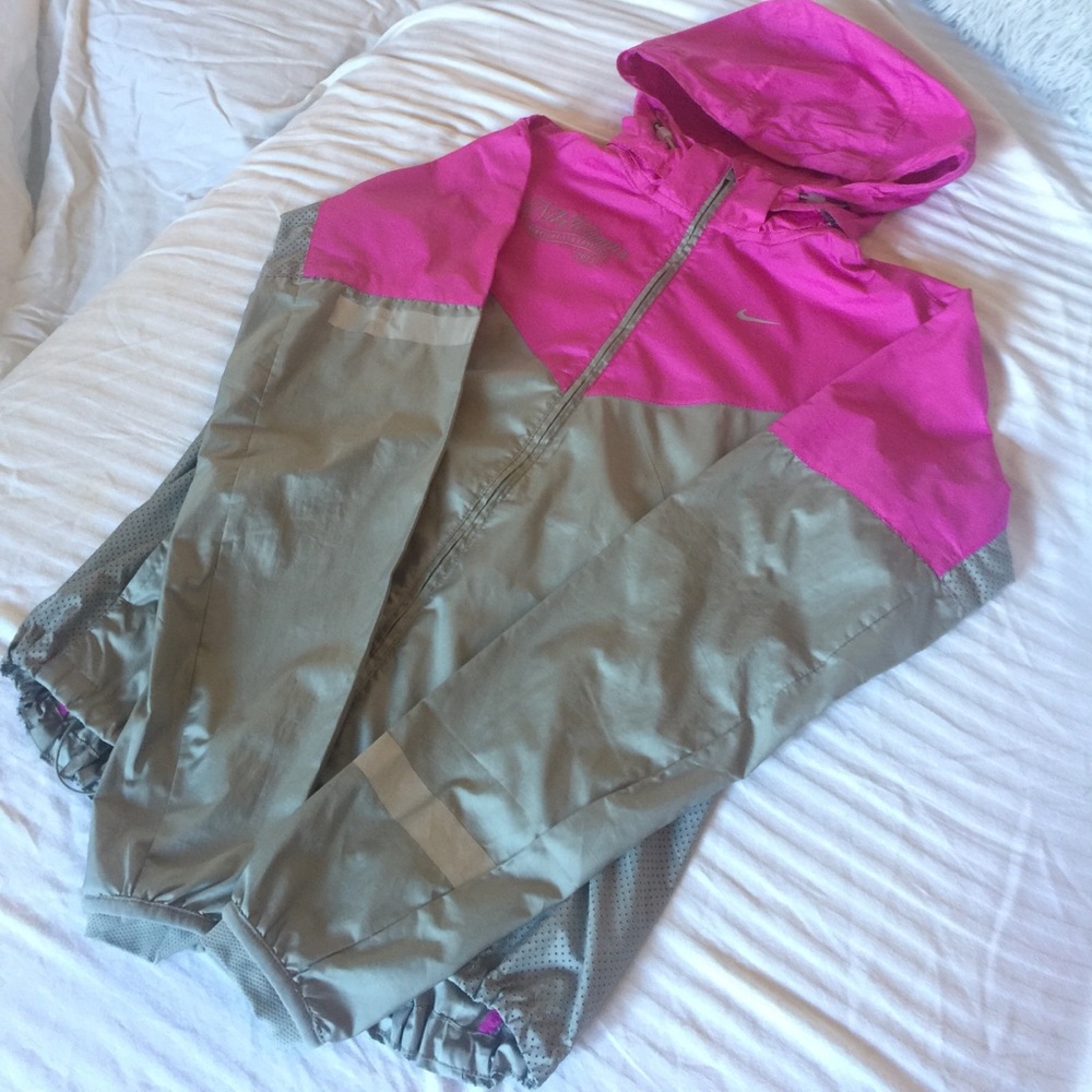 Nike Women's Windbreaker! Sz. SMALL