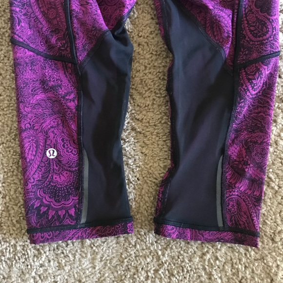 Lululemon crop leggings - Picture 2 of 3