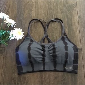 Women’s strappy sports bra