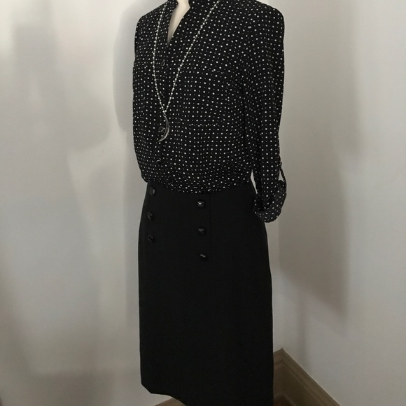 Classic Banana Republic skirt - Picture 2 of 6