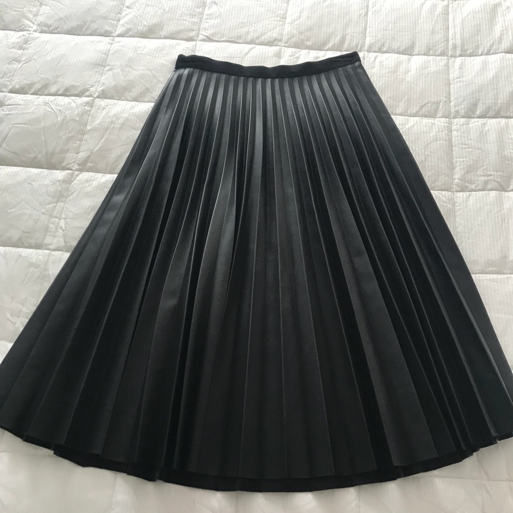 Pleated Leather midi skirt