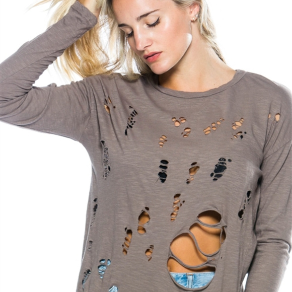 🛑LAST 1🛑 DISTRESSED LONG SLEEVED TOP - Picture 3 of 4