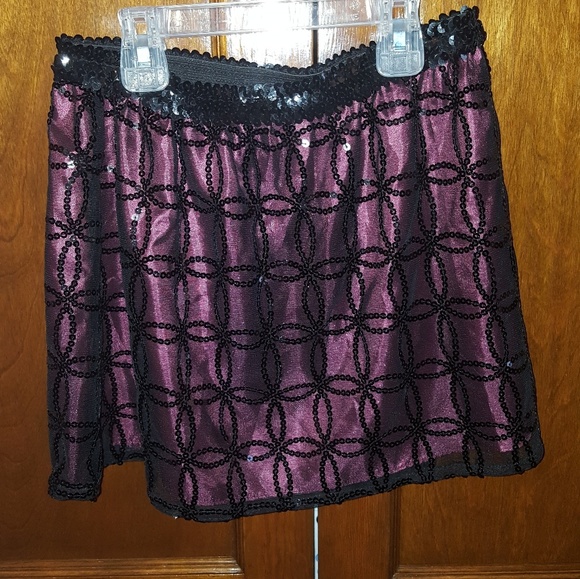 Gently used Black & Pink Girls Sequence Skirt. - Picture 1 of 7